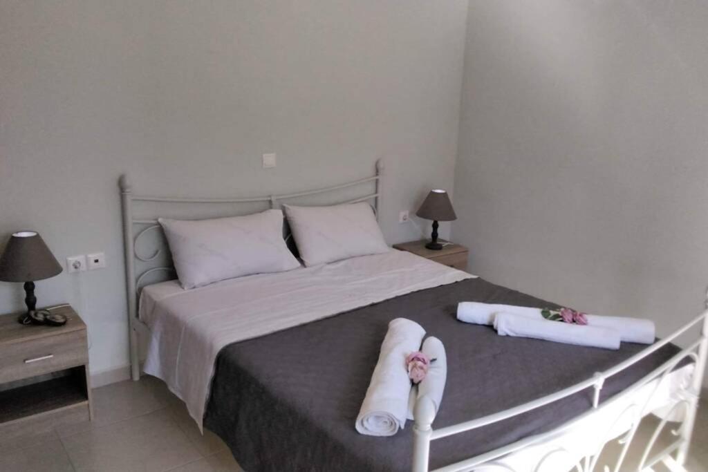 Thea Family Apartments 3 Geni  ภายนอก รูปภาพ