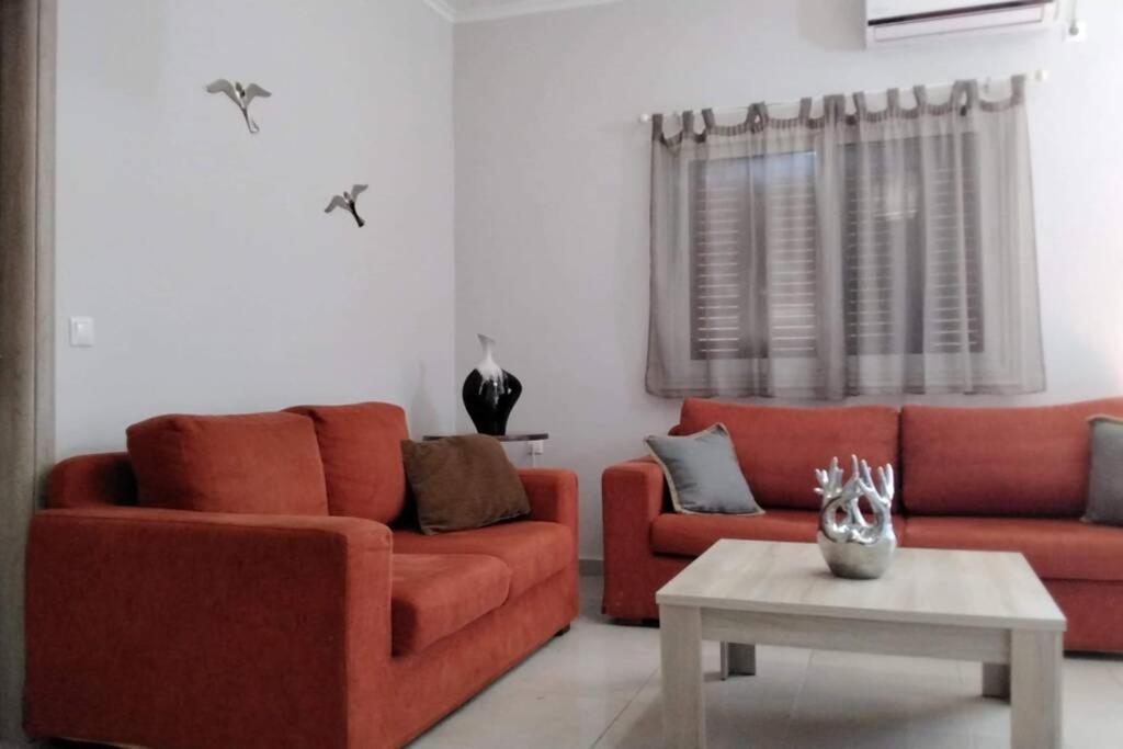 Thea Family Apartments 3 Geni  ภายนอก รูปภาพ